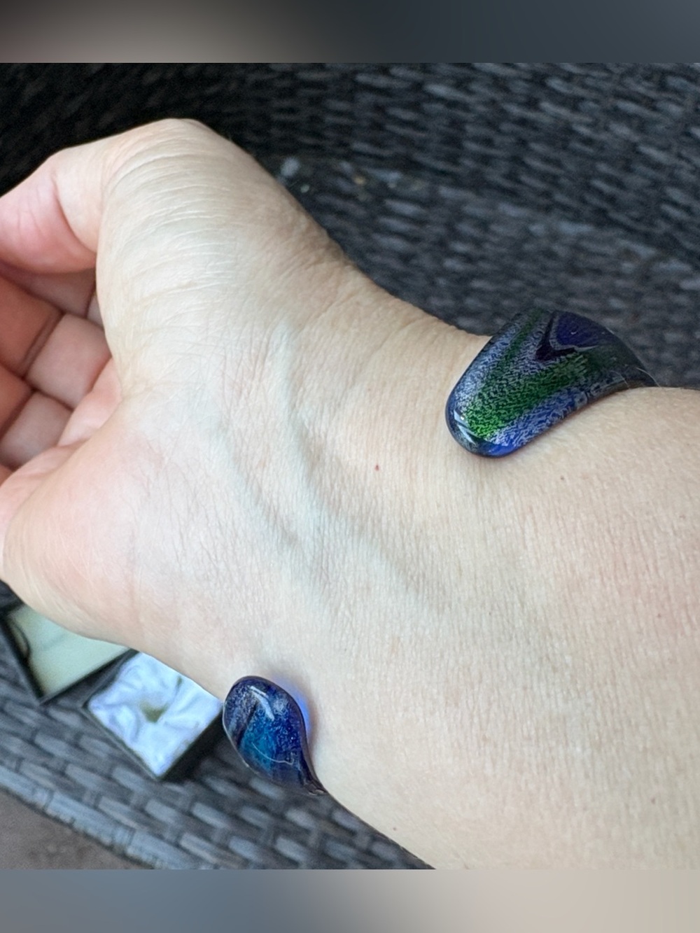 NWT in Box Pier 1 Blue & Green Art Glass Cuff Bracelet. Sz is 6.5. Beautiful 😻❤️ - Picture 7 of 12